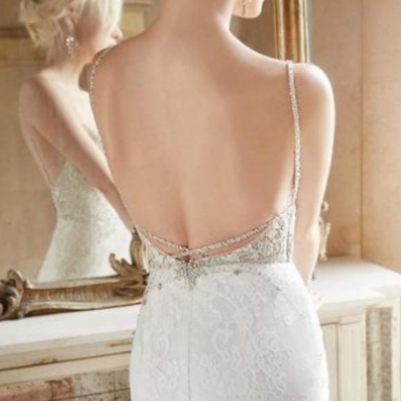 Alvina Valenta 9615 size 6 wedding dress - Picture 2 of 7